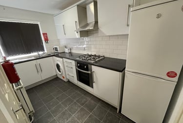 1 bed flat, Arreton Square, Victoria Park, Manchester, M145AU - Image 4